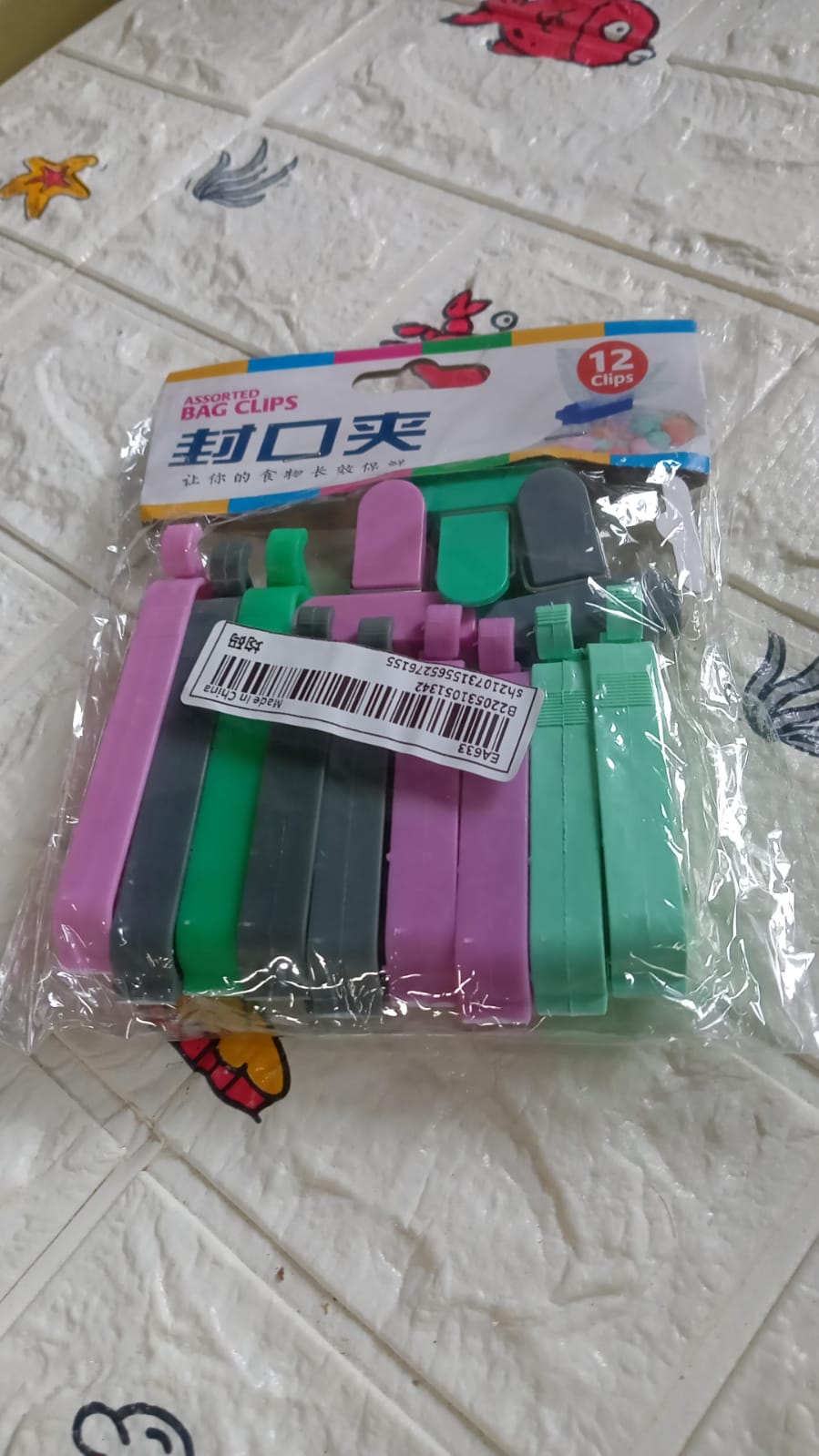 Plastic clips for sealing snacks and coffee Plastic clips for sealing snacks and coffee